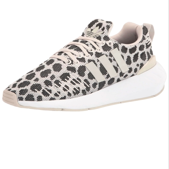 adidas Shoes - New Adidas Originals Swift Run 22 Size 7.5 In Talc/Black/White Low Top Sneakers